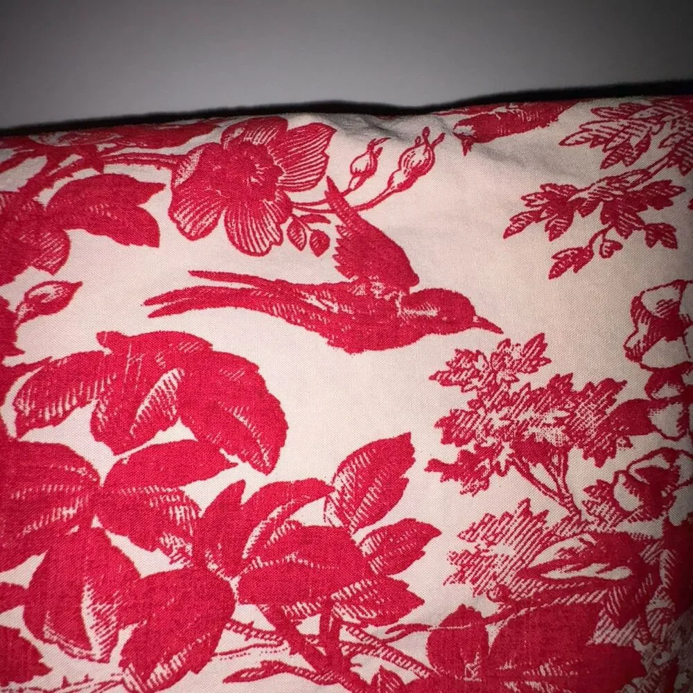 Pottery Barn Sorrel Red Ivory Toile Queen Size Fitted Sheet 100% Cotton
